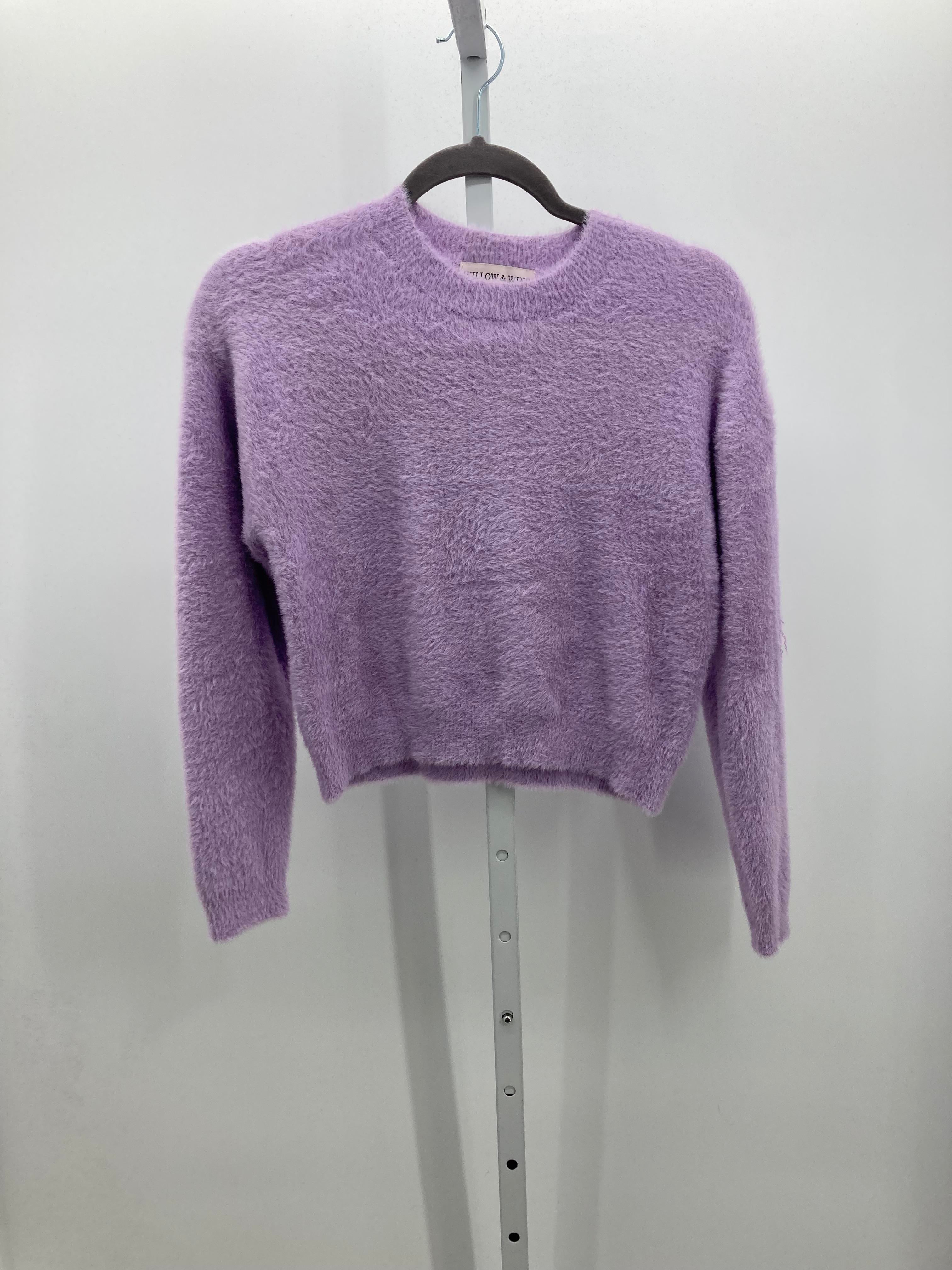 Size Medium Juniors Long Sleeve Sweater