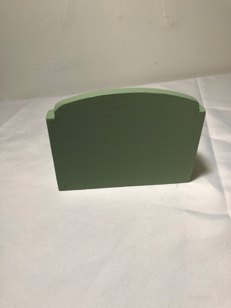 GREEN SHELF WALL HANGING.