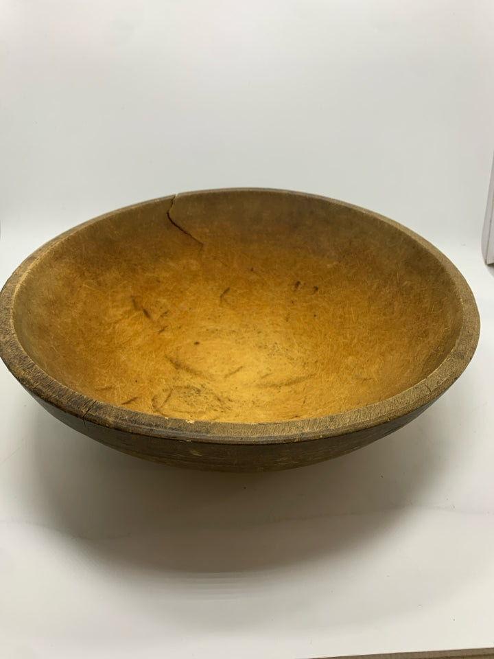 VTG WOOD CARVED BOWL.