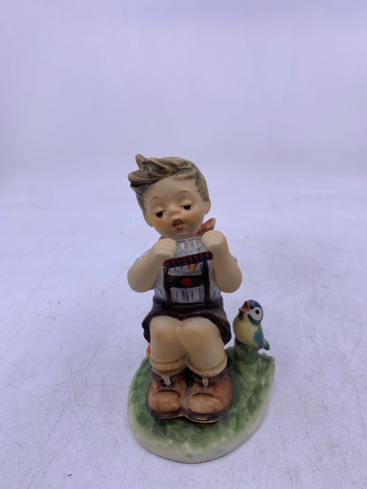 IN-D MAJOR BOY PLAYING HARMONICA W/ BLUE BIRD