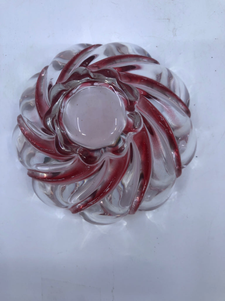SCALLOP EDGE CLEAR GLASS W/RED BOWL.