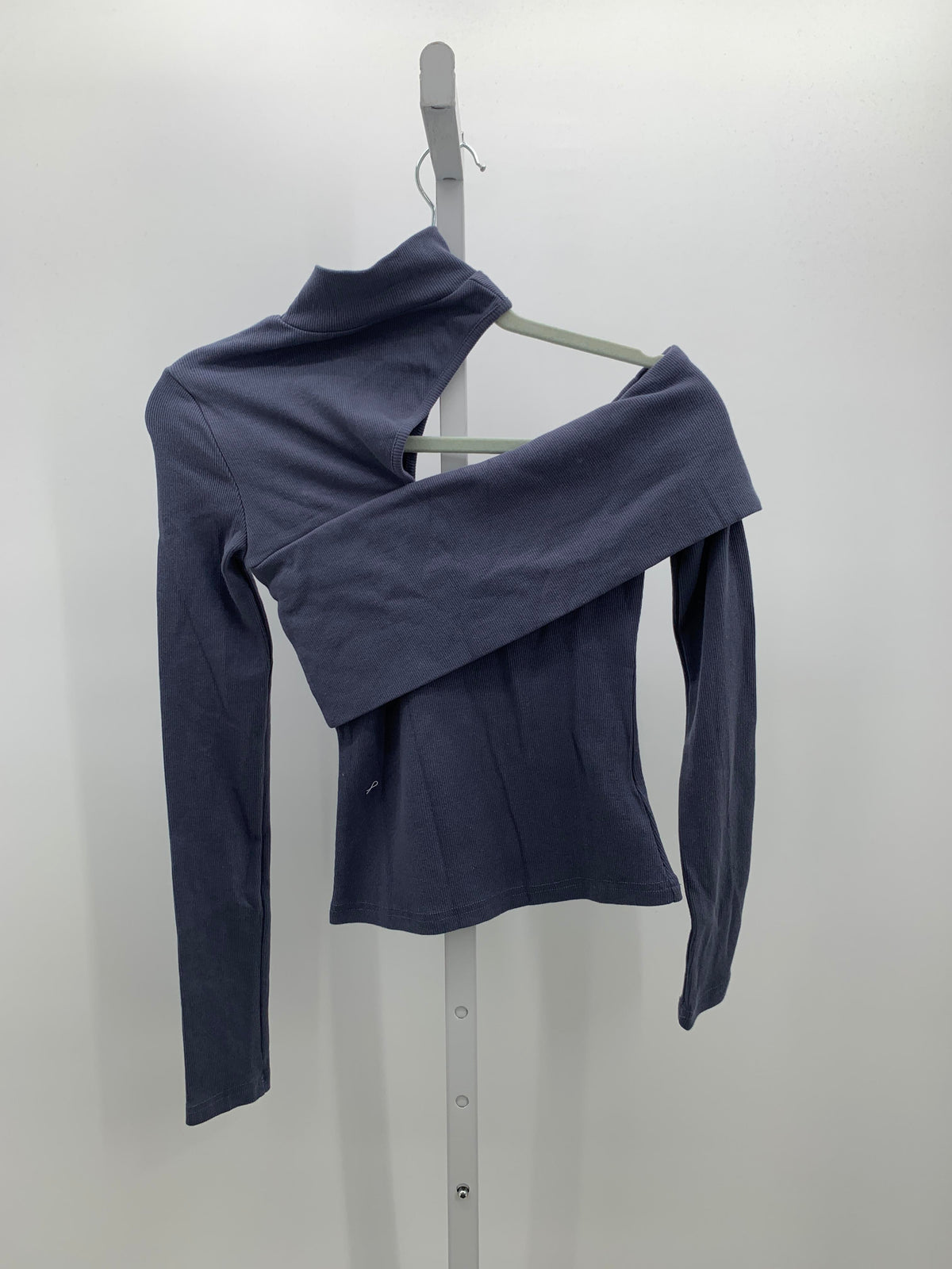 Size 4 Juniors Long Sleeve Shirt