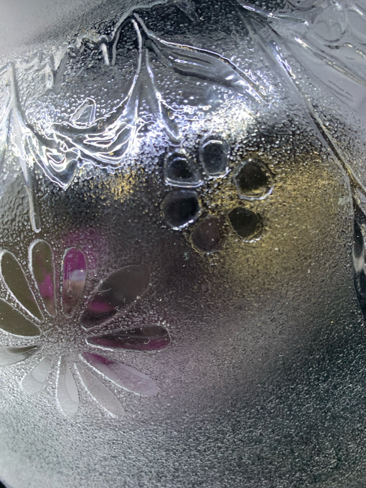 FROSTED GLASS BOWL W/ DAISIES & ROSES.