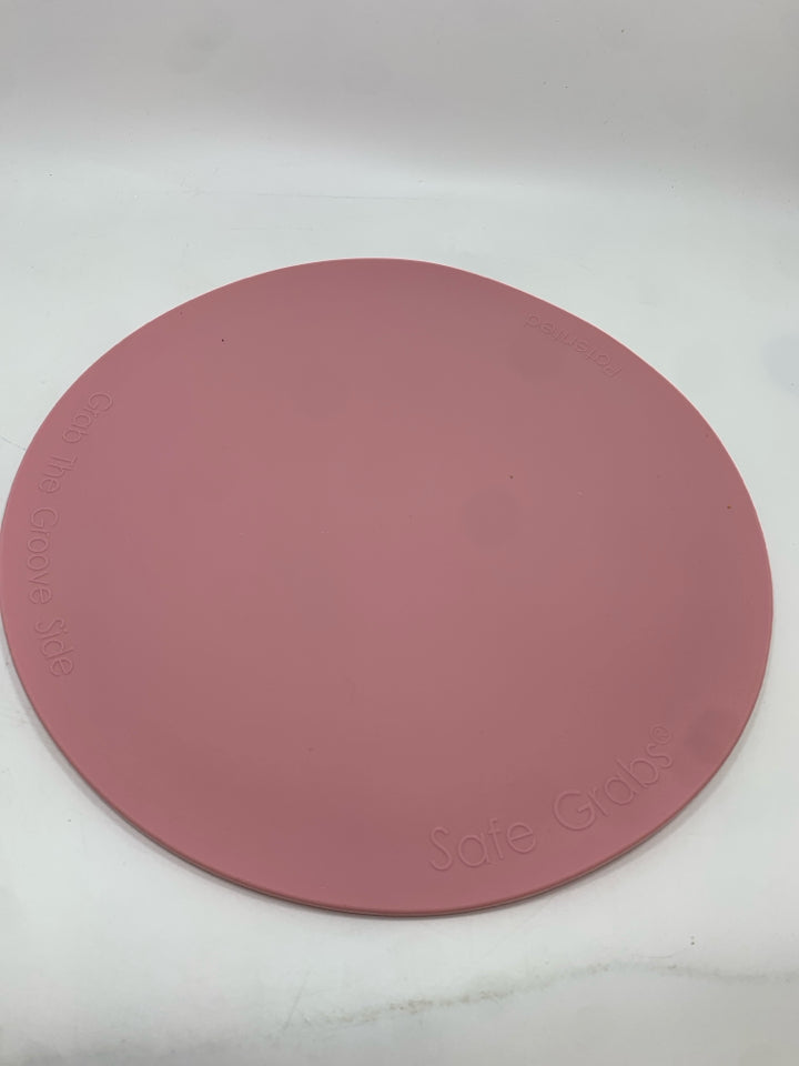 7PC SAFE GRABS PINK SILICONE MICROWAVE TOOLS.