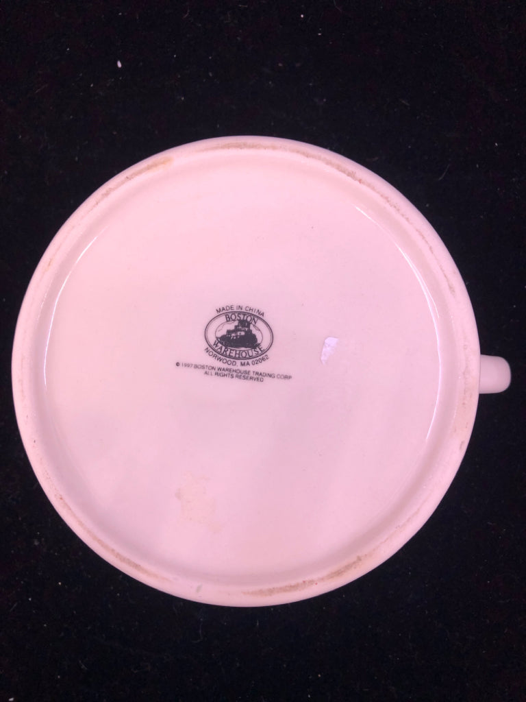 CREAM DOG MUG W LID.