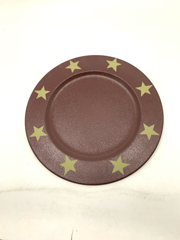 METAL PLATE W/ STARS WALL HANGING.