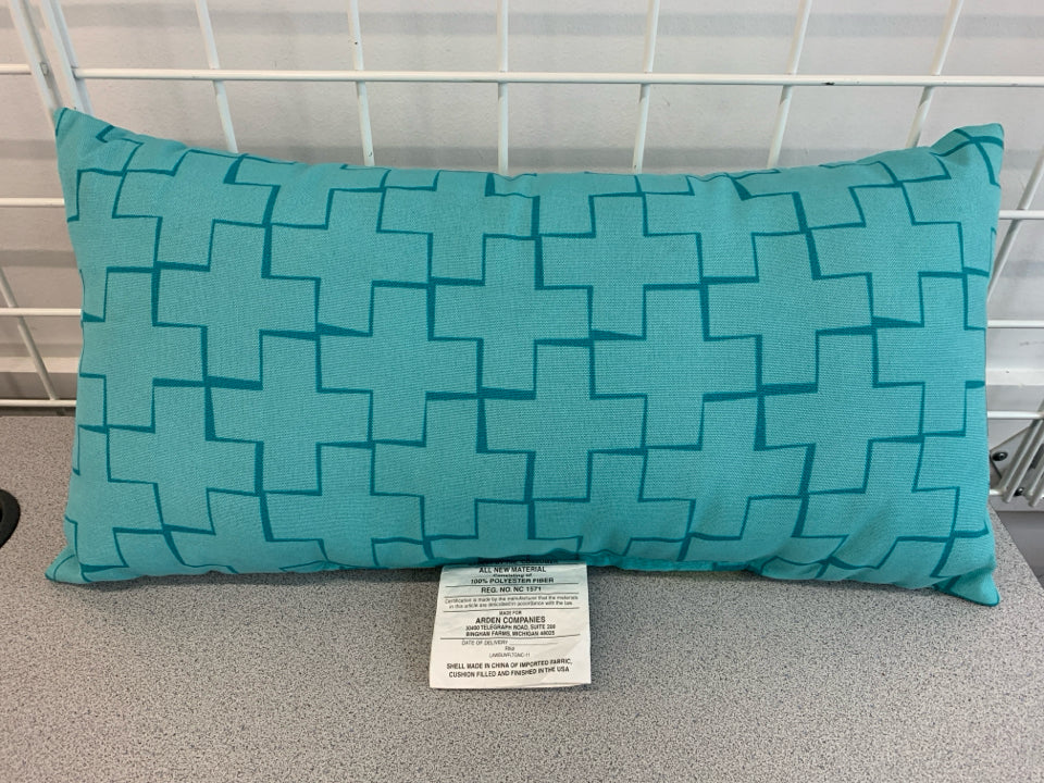 TEAL GEOMETRIC THROW PILLOW.
