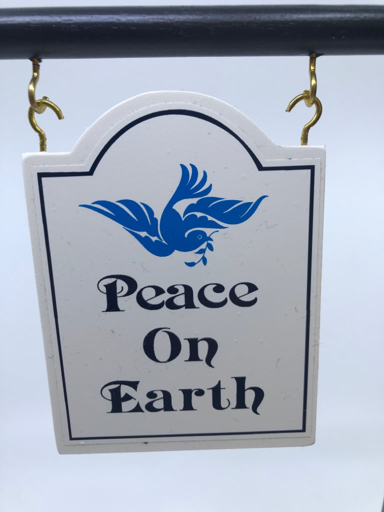 BYERS CHOICE BLACK POST W PEACE ON EARTH POST SIGN.