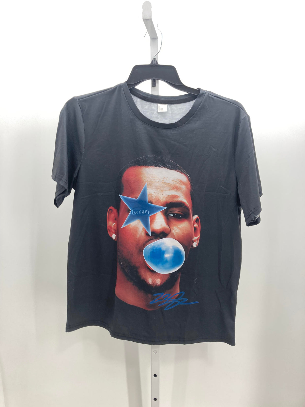 NWOT GRAPHIC KNIT TEE.