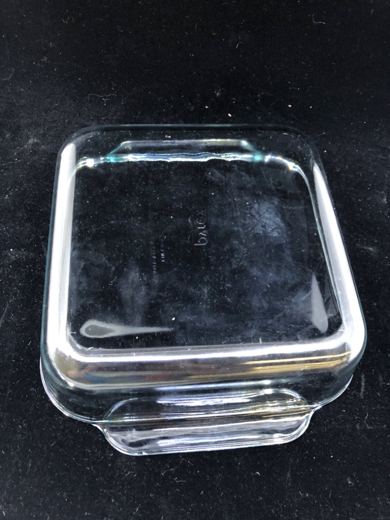 SQUARE PYREX BAKING DISH.