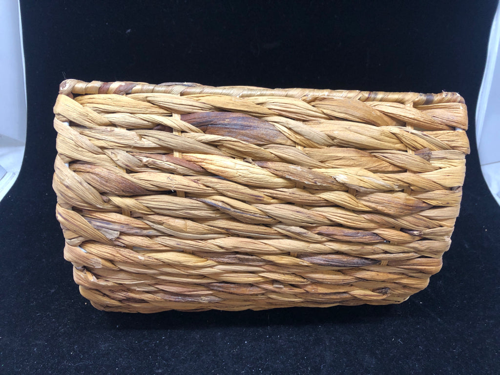 WICKER AND WHITE METAL WALL HANGING BASKET.