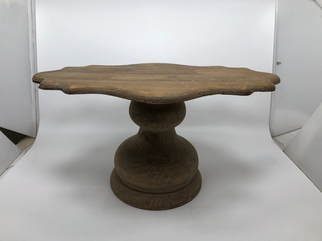 RUSTIC RAISED DISPLAY STAND.