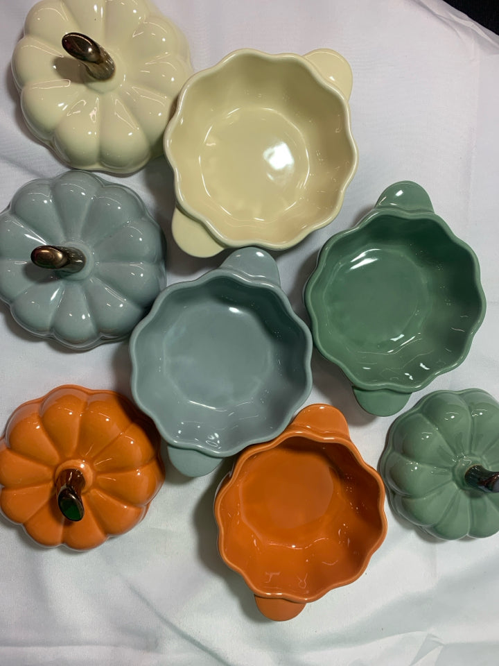 4 COLORFUL PUMPKIN PERSONAL BAKERS W LIDS - MARTHA STEWART.