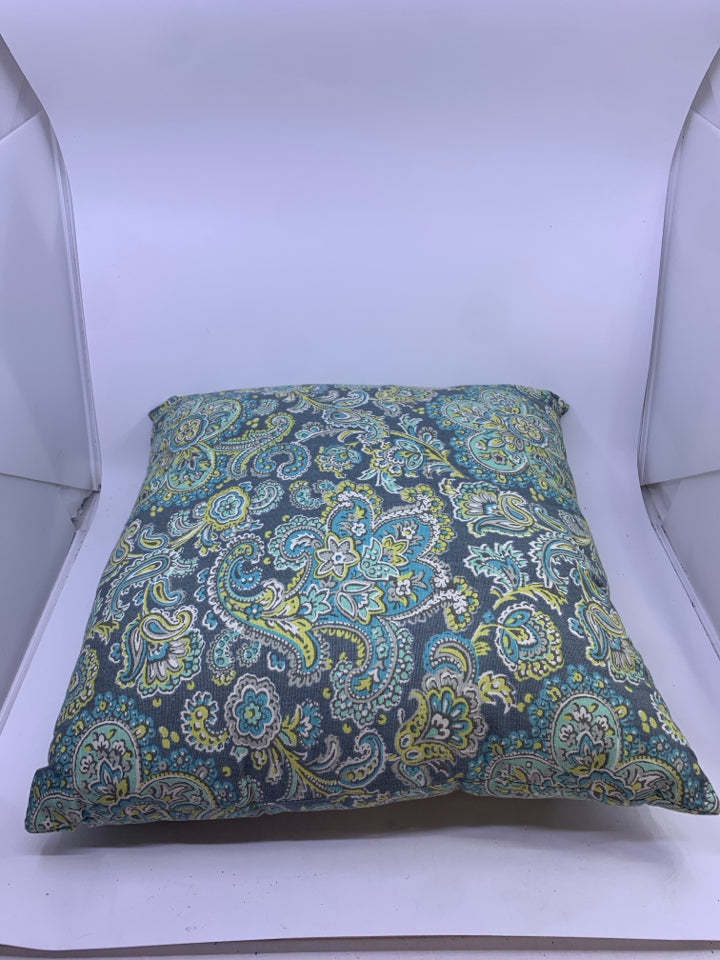 GREEN+ BLUE PAISLEY PATTERN PILLOW.