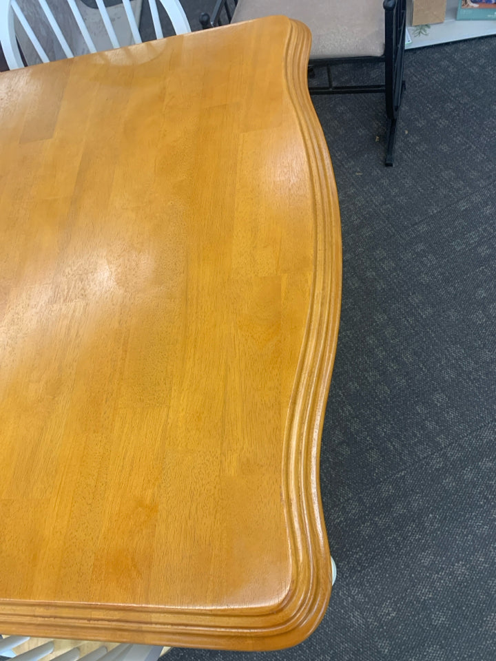 WHITE RECTANGLE EDGED DINING TABLE BLONDE TOP W/ 4 OVAL BACK CHAIRS.