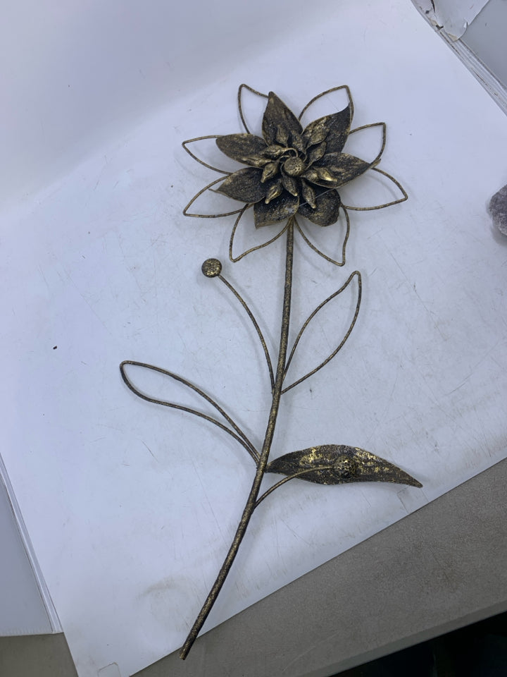 DISTRESSED GOLD METAL FLOWER 3D.