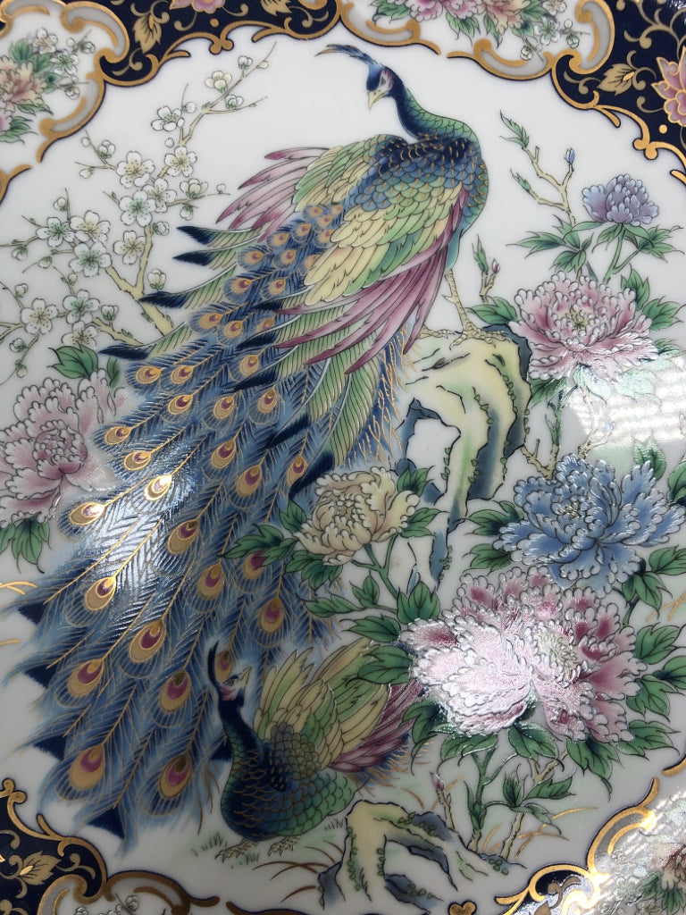 PEACOCK AND PEONY PORCELAIN PLATE W/GOLD DETAILS.