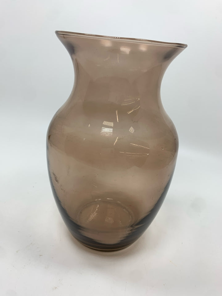 PURPLE GLASS VASE.