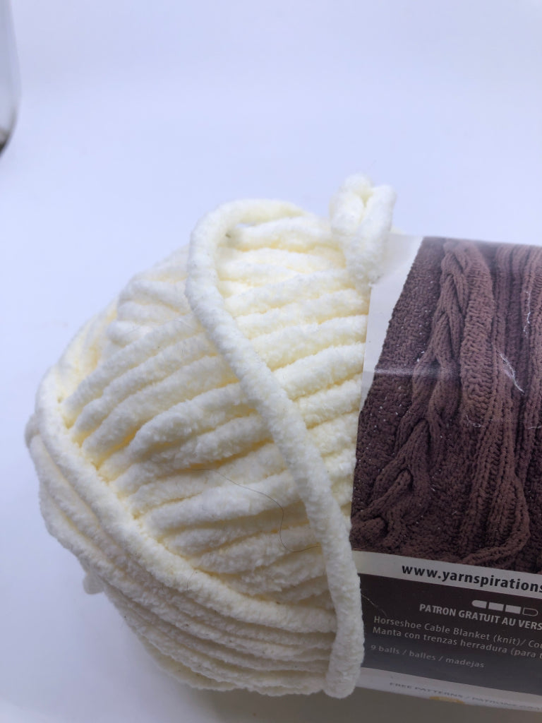NIP BERNAT BLANKET CREAM YARN.