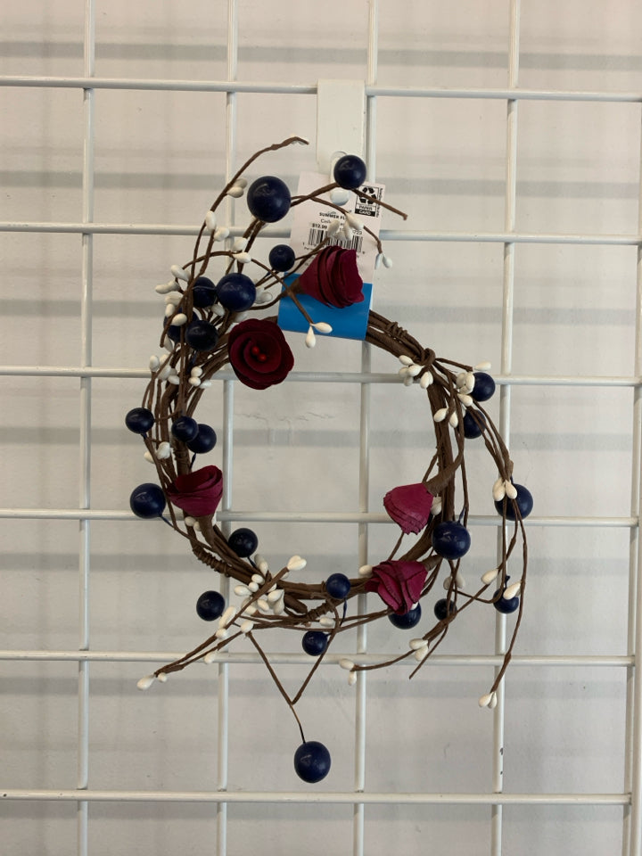 NIP RED WHITE BLUE PIP BERRIES GARLAND.