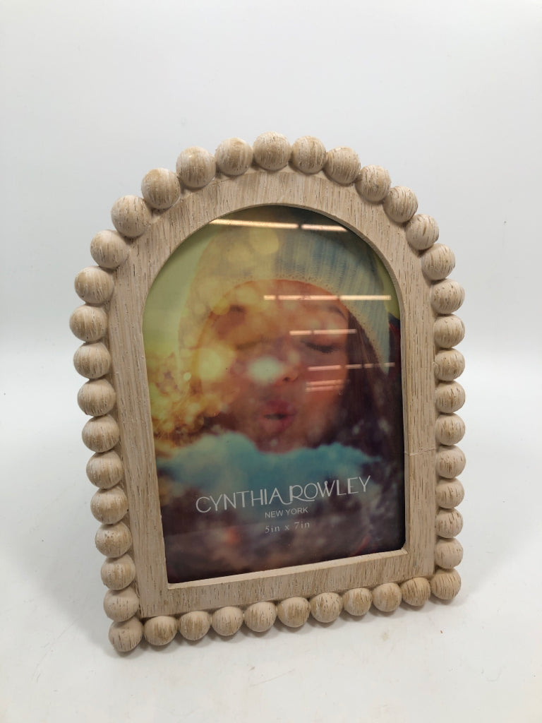 CYNTHIA ROWLEY ARCHED PHOTO FRAME.