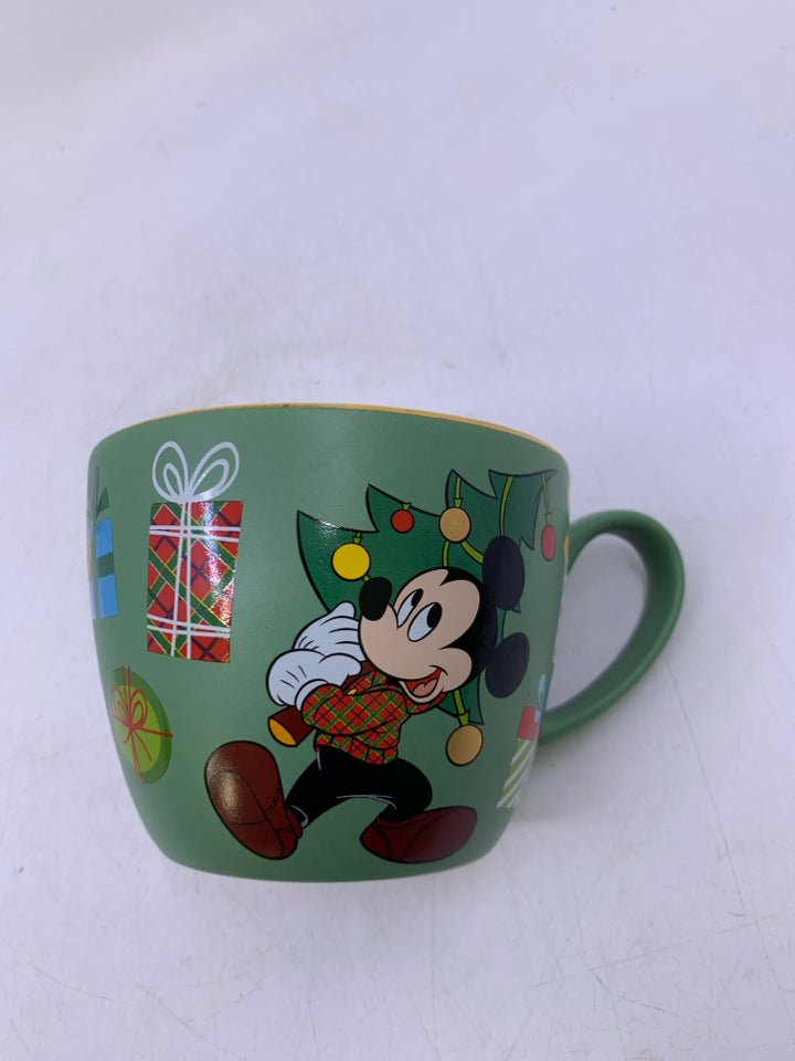 MICKEY MOUSE WITH TREE NEW MUG