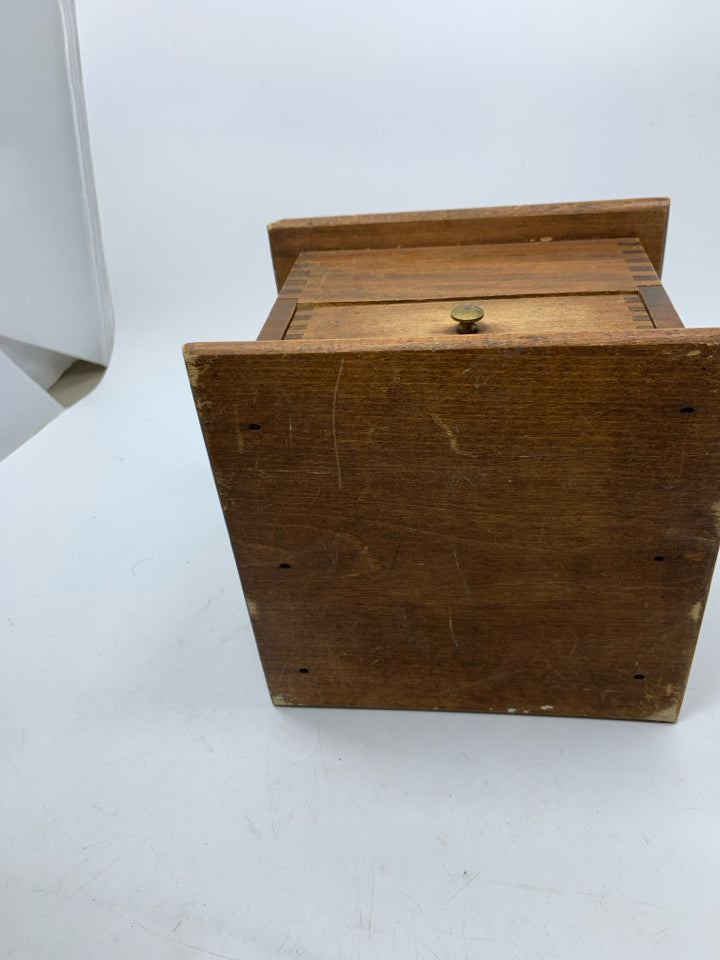 VTG COFFEE MILL/GRINDER.