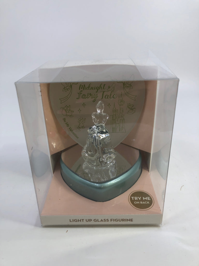 DISNEY PRINCESS LIGHT UP FIGURINE IN BOX.