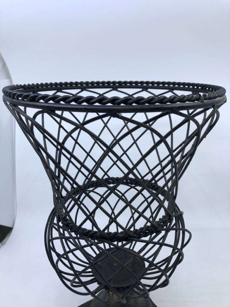 METAL URN PLANTER.