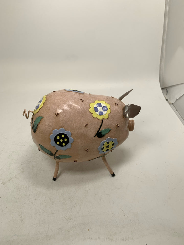 RESIN PIG W/ METAL ACCENTS.