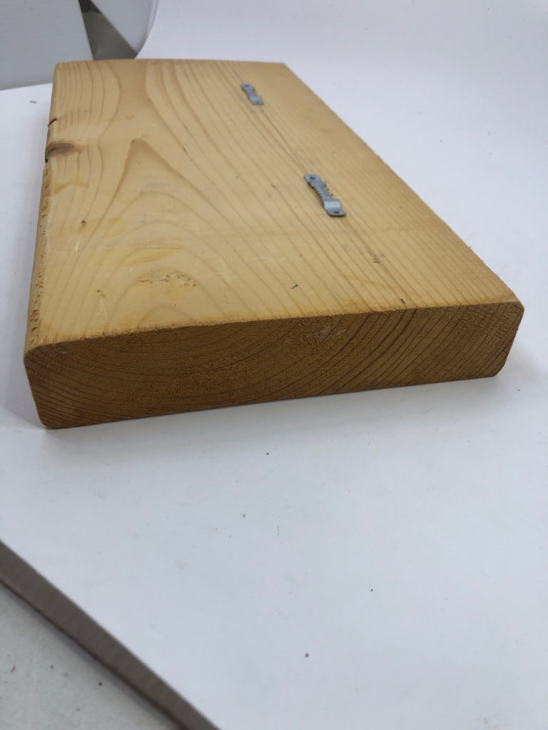 WOOD BLOCK W/ CARVED AM/PM WALL ART.