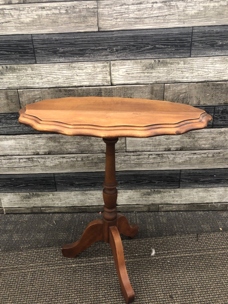 WOOD OVAL FLIP TOP PLANT STAND.