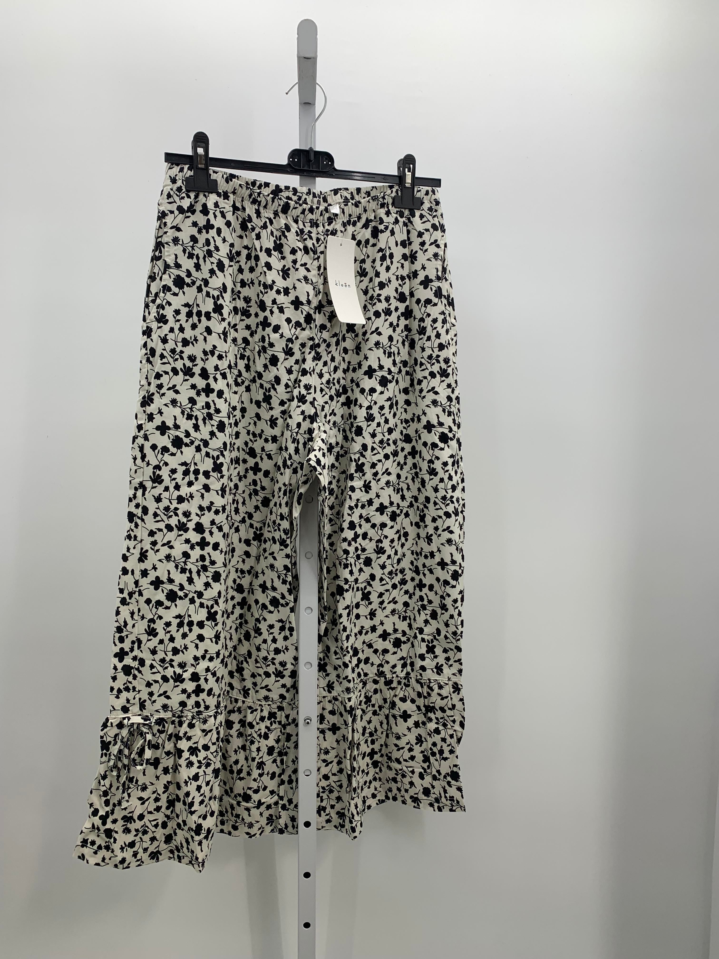 Size Medium Misses Capri Pants