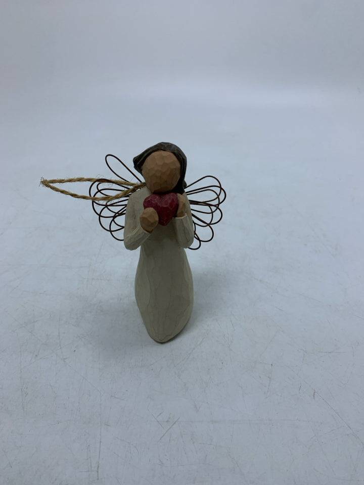 MINI ANGEL OF THE HEART ORNAMENT.
