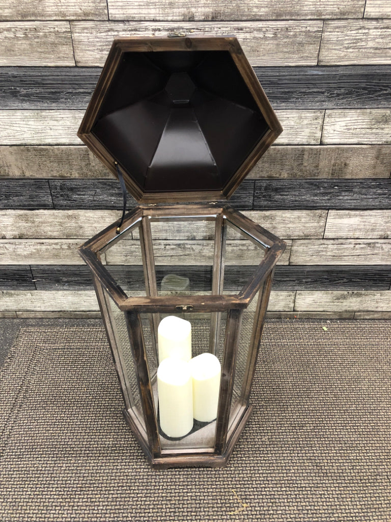 LARGE WOODEN LANTERN W/FAUX CANDLES.