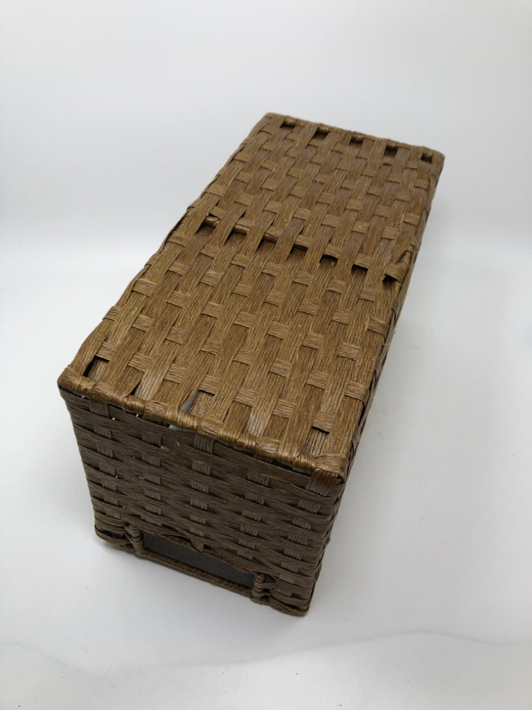 BROWN WOVEN RECTANGLE STORAGE BIN.