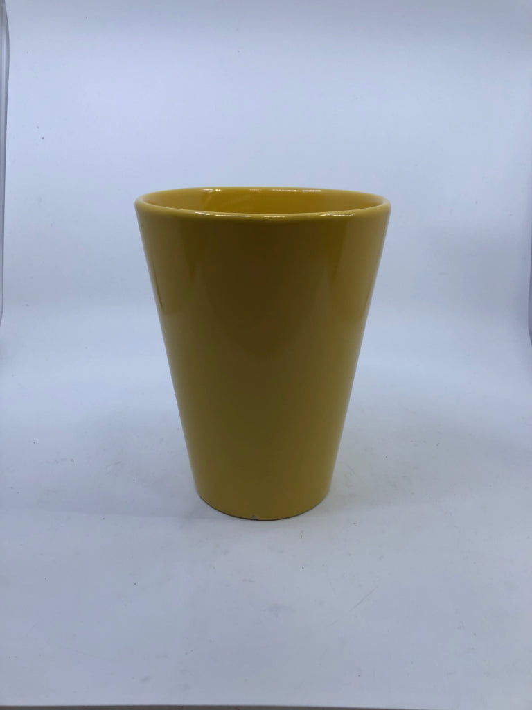 LARGE YELLOW VASE.