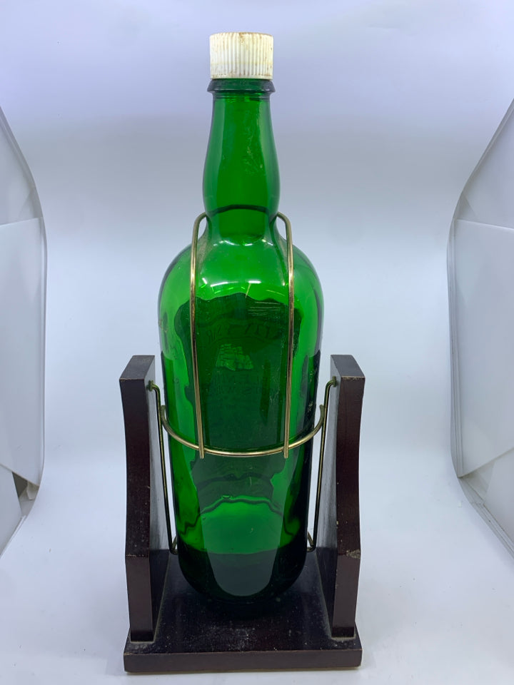 VTG CUTTY SARK WHISKY DISPLAY BOTTLE W/WOODEN SWING CRADLE STAND.