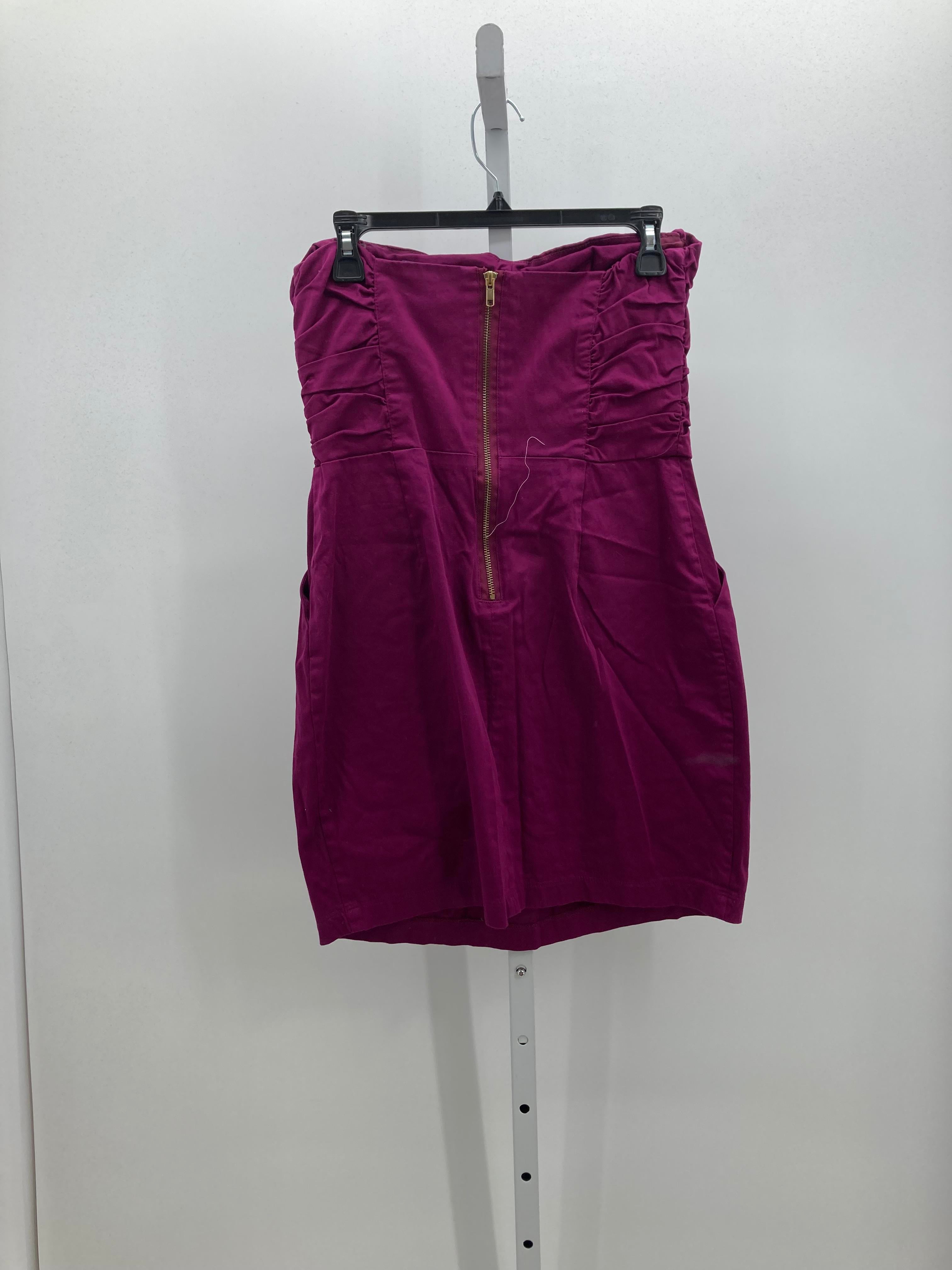 Size Large Juniors Sleeveless Dress