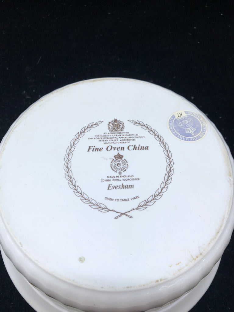 VTG FRUIT PATTERN CASSEROLE DISH W LID.