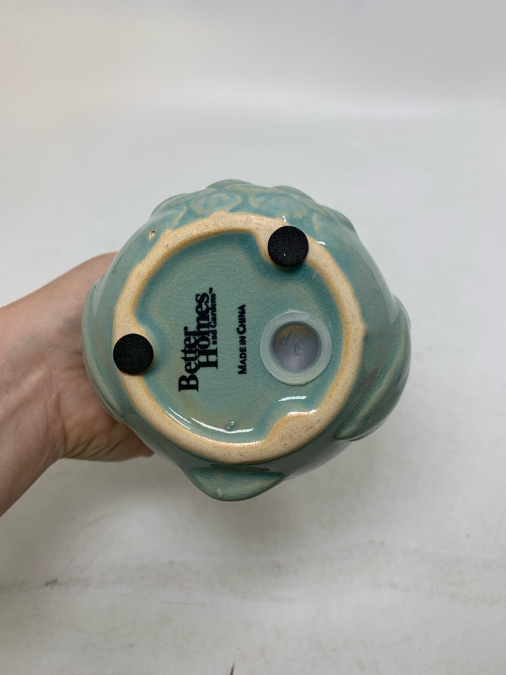 EMBOSSED OWL TOOTHBRUSH HOLDER.