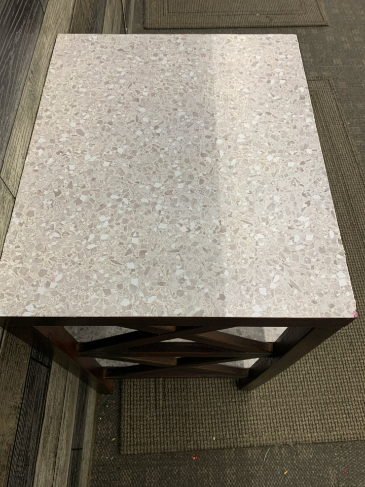 2 TIER DK WOOD GREY TOP SIDE TABLE.
