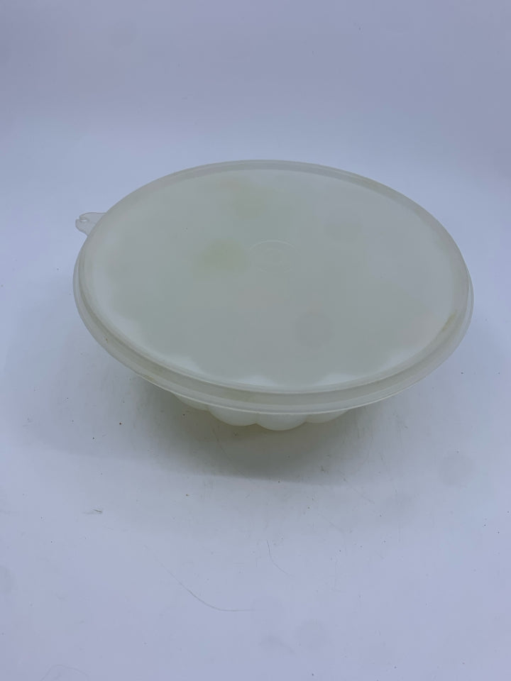 VTG CREAM TUPPERWARE JELLO MOLD.