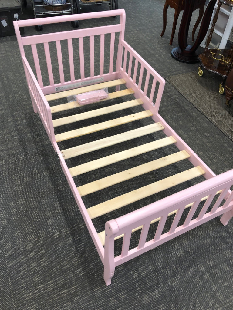 PINK TODDLER BED.