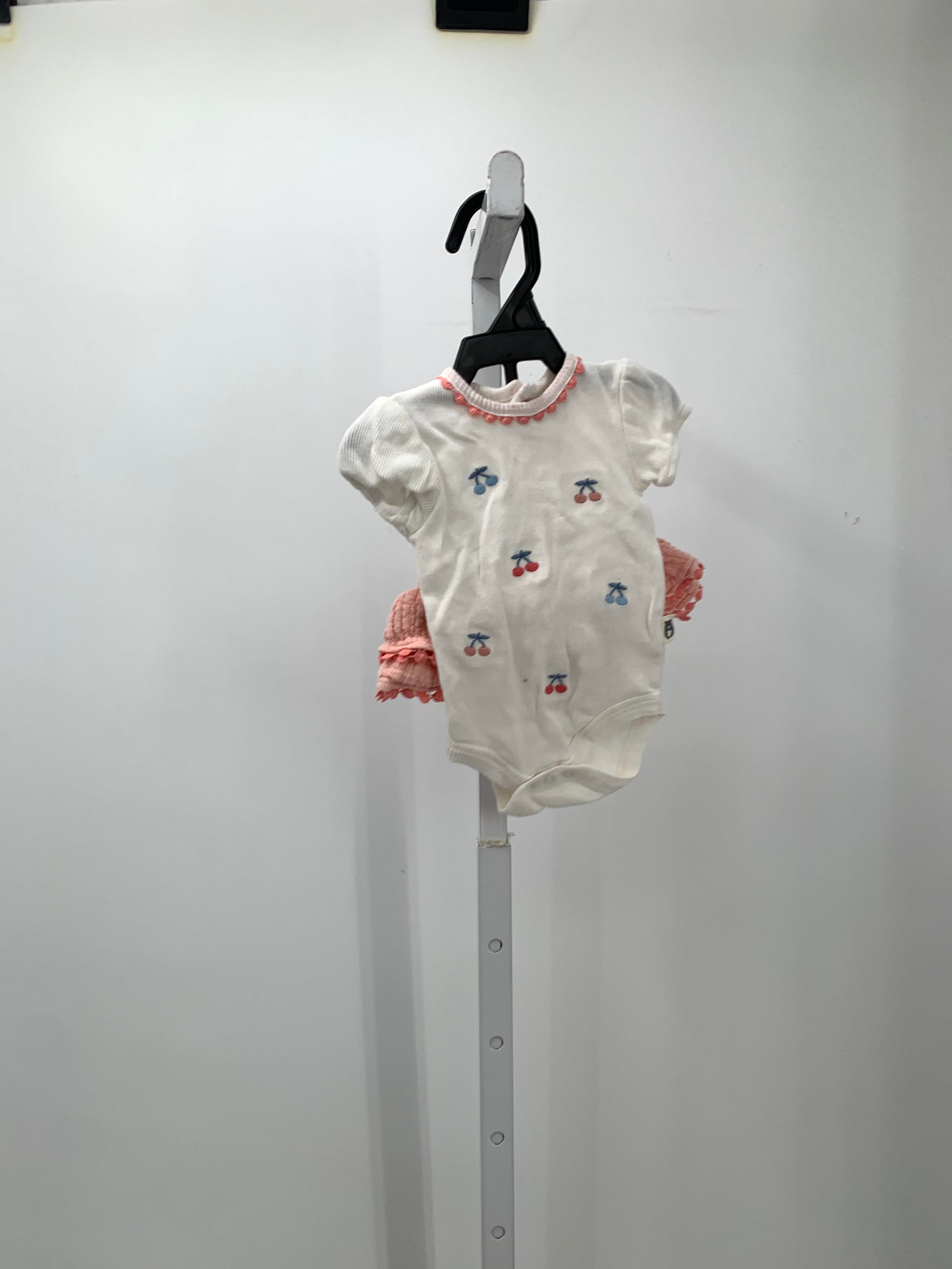 Rabbit + Bear Size 0-3 months Girls 2 Pieces