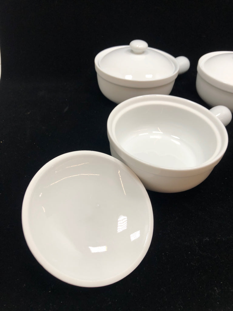 4 PORCELAIN FRENCH ONION SOUP BOWLS W/LIDS.