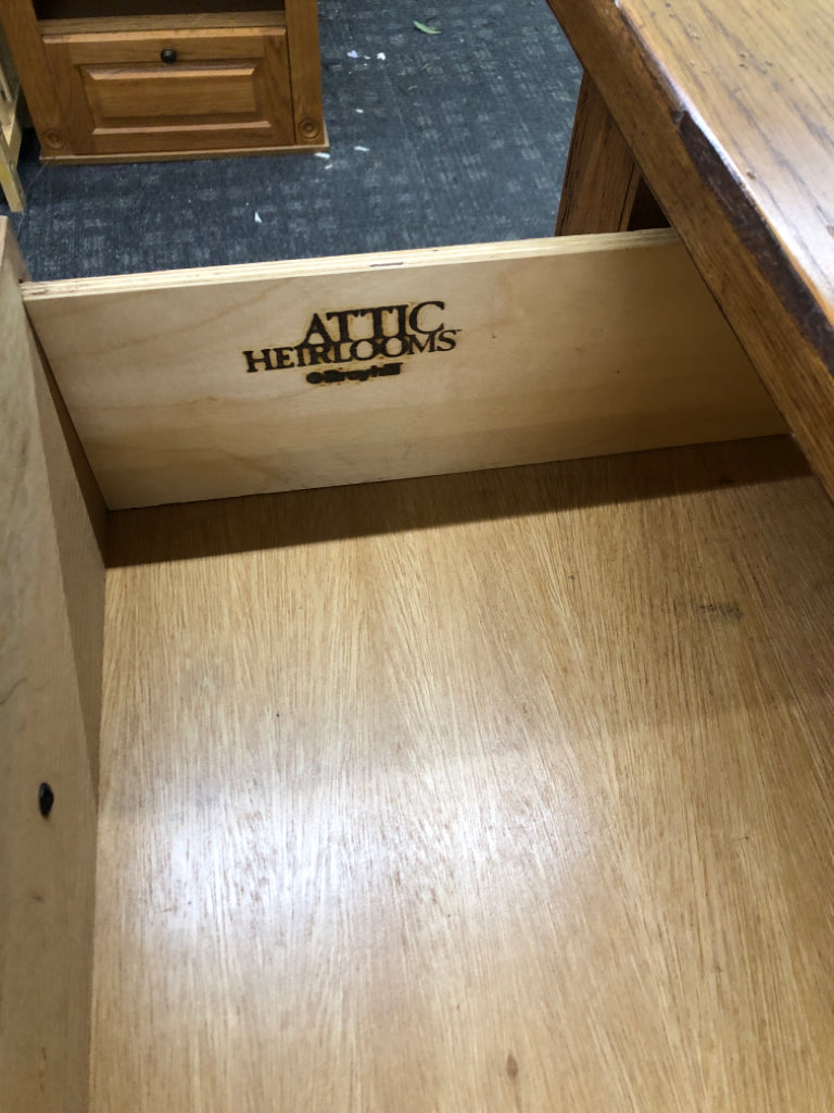 2PC SOLID WOOD DESK W/HUTCH.