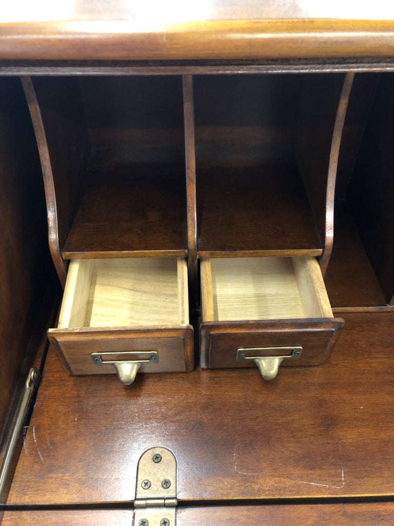 VTG-STYLE SECRETARY DESK.