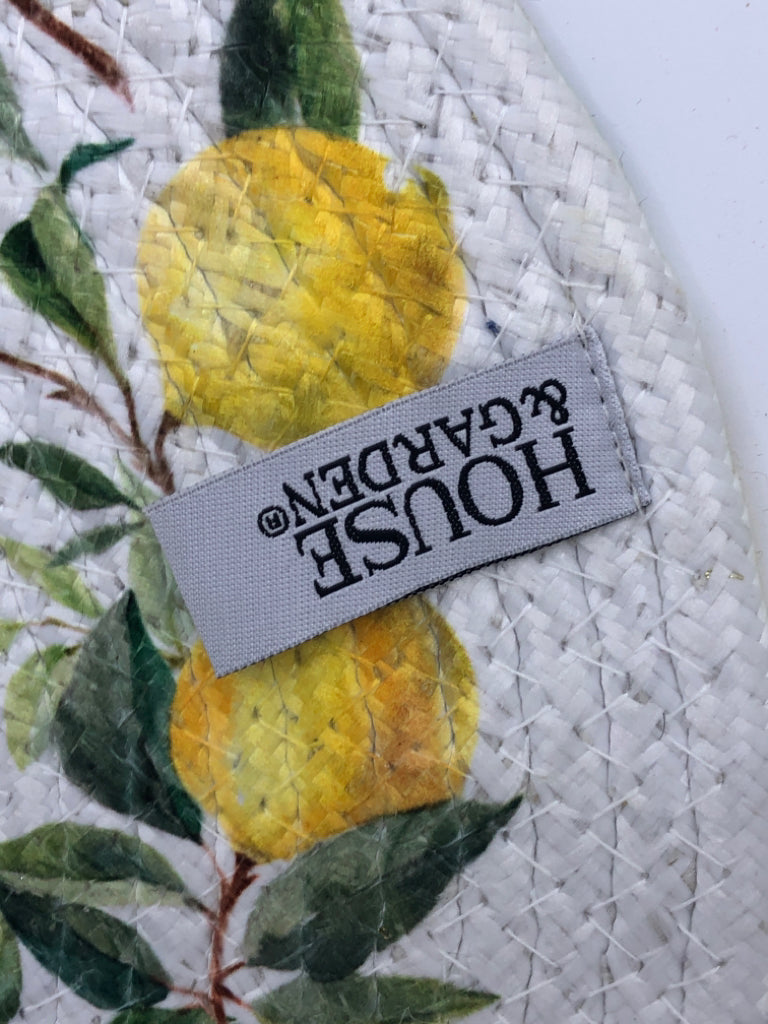 4 OVAL LEMONS PLACEMATS.