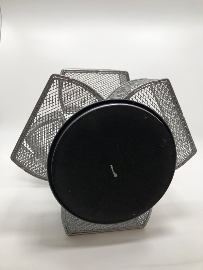 2 TIER GREY METAL SPINNING ORGANIZER.